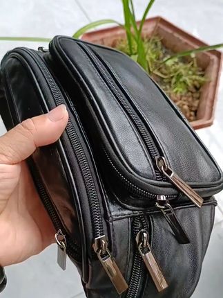 逛街再也不怕丢东西!这款斜挎包自带运费险,退换无忧! 这个包包真的太好看了吧!关键现在有运费险了,喜欢就赶紧冲!