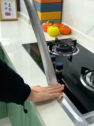 厨房卫生间防水神器,告别油污霉菌烦恼! 家里厨房、卫生间的缝隙容易藏污纳垢,有了这款好物就能轻松解决!#好物推荐🔥 #清洁神器 #厨房好物 #生活小妙招 #铝箔胶带 