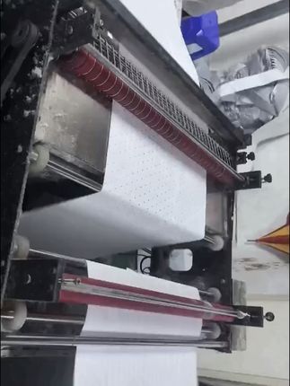 厨房再无油腻烦恼,一贴即用吸油棉太方便! 家里有这种东西真的太方便了!擦碗、#厨房好物 #清洁神器 #厨房必备神器 #油烟机吸油棉 #干净又卫生