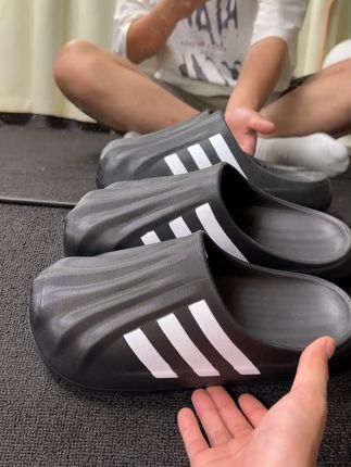 出门就穿它!舒适拖鞋 #拖鞋 #休闲穿搭 #街拍穿搭
