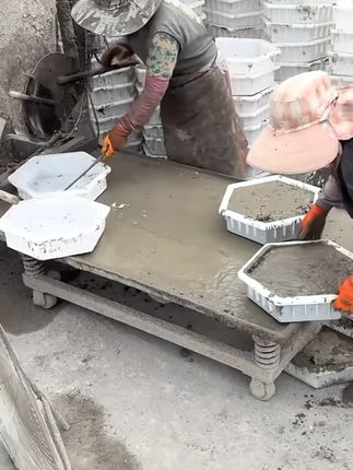 轻松搞定六角砖!模具包邮到家,速来围观! 六角护坡的工程老板可以采购模具了,国庆大促活动来啦~#塑料模具 #六角护坡模具 #源头实力厂家 #源头工厂