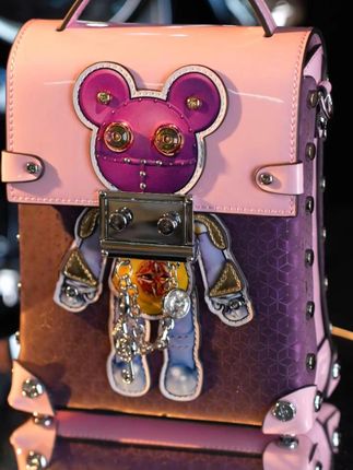 蒽薆星际熊小包,时尚百搭不撞款! 这个小包包真的太好看了吧!喜欢的小仙女们赶紧冲啦!!!