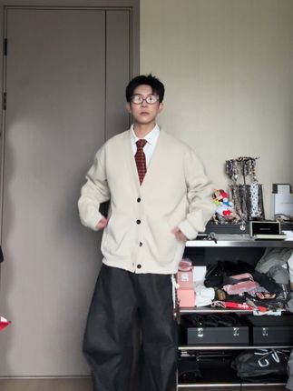 你是不是一直在找一件穿起来舒服又好看的卫衣?#ootd穿搭 #男生穿搭 #秋季穿搭 #谁穿谁好看 #今天穿什么