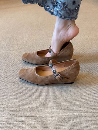 对宽胖脚姐妹很友好的玛丽珍鞋~ #内增高女鞋 #小众设计感 #好穿又好搭 #美鞋分享 #新款上新