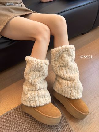 秋冬必备的毛绒腿套!暖暖的很贴心~ 冬天必备!这个超暖又好看的毛绒袜套真的太好穿了!!关键现在有运费险,拍下试一下不好看还可以退哦~#秋冬穿搭 #保暖又好看  #腿套穿搭 #秋冬穿搭新鲜感在线 #毛茸茸穿搭