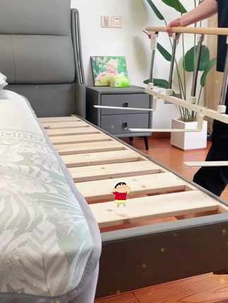 回家了看到长辈一个人睡觉我果断入手了这款床边护栏扶手 安装简单不麻烦,我一个人就可以搞定非常方便! #老人床边扶手起身辅助器 #老人床边扶手 #床边护栏 #护理床 #老人安全
