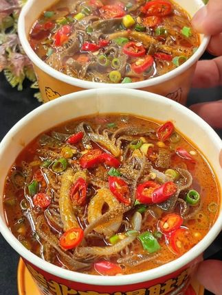 谁能拒绝一碗香香辣辣的老北京爆肚当做宵夜呢?#速食美食#老北京爆肚#好吃到停不下来#嗦粉的快乐