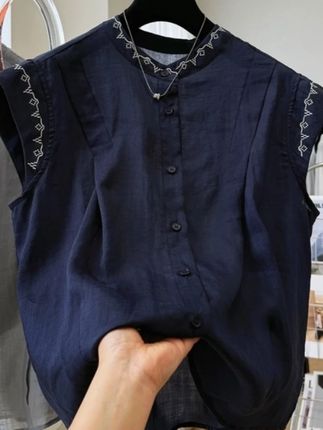 00523独特漂亮无袖衬衫女重工刺绣外穿马甲背心时尚显瘦气质小衫#夏季新款 #遮肉显瘦 #洋气减龄 #简约搭配 #ootd穿搭