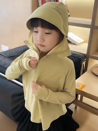 天气暖和带娃出门玩,看我给宝宝准备的斗篷防晒衣,不仅好看还能防晒#儿童防晒 #儿童防晒衣 #宝宝出行