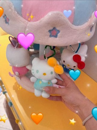 当我给HelloKitty买了旋转小屋…… 也太萌啦!#娃屋 #玩偶 #毛绒玩具 #公仔 #HelloKitty挂件