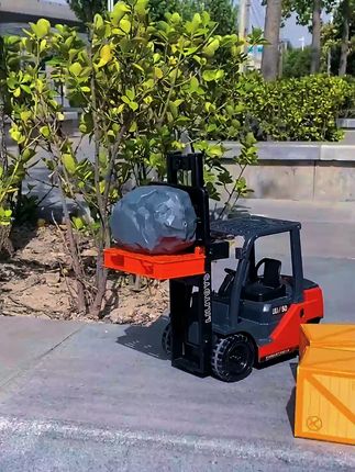 加厚叉车玩具车,男孩工程车梦想 #惯性玩具 #工程车模型 #儿童玩具 #叉车玩具车 #男孩玩具