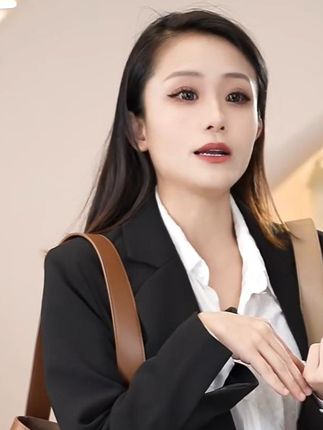 慢慢走 沿途有风景 背后有阳光。 #美包分享 #包包种草 #穿出高级感  #包包  #包包控