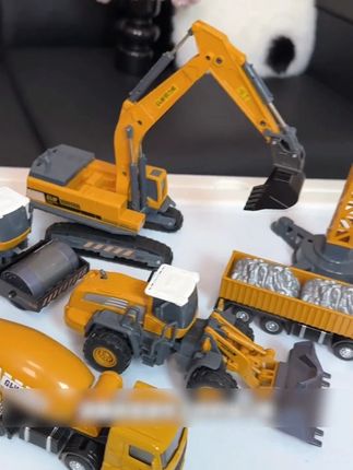 哇塞!家里有男宝的!这一套和建筑工地一模一样的塔吊工程车套装赶紧来薅!锌合金材质的耐摔抗造~这哪个小朋友收到不迷糊呀#儿童玩具 #工程车玩具 #男孩玩具