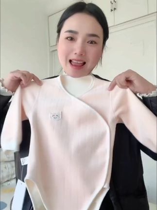 新生婴儿加绒包屁衣春秋冬三角哈衣爬服加厚初生宝宝护肚连体睡衣
