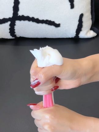 夏天想要美美做指甲,带手链的,你就去用这个猫爪手膜,带着也不影响你玩手机做家务,漫画手在家也能轻松养成~#手膜推荐 #少女心爆棚 #好物测评