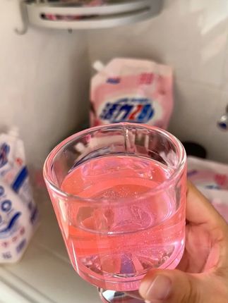 这款洗衣液洗脏衣服完全没问题机洗手机都可以泡沫非常丰富可好用了不仅去污效果好还持久留香呢关键是价格也超级划算#洗衣液 #洗护好物 #活力28 #双11冲刺吧