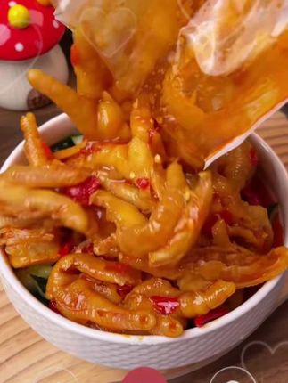 为什么一到半夜就饿的睡不着啊,非得整一口这美味才行! #无骨 为什么一到半夜就饿的睡不着啊,非得整一口这美味才行! #无骨鸡爪 #夜宵