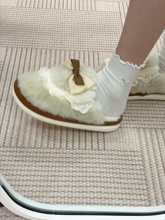 少女感拉满的一款蝴蝶结棉拖,蕾丝边就很可爱#秋冬新款 #蕾丝边棉拖 #少女风 #蝴蝶结 #毛毛拖鞋