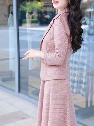 有质感的衣服对女人来说太重要了,它给你带来的不只是穿着舒服,更重要是让你气质提升#遮肉显瘦#品质女装