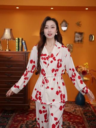 柔光软丝是私人的月相仪:翻一次身,就亮一点,直到整张床都泛起温柔潮汐#睡衣家居服 #睡衣