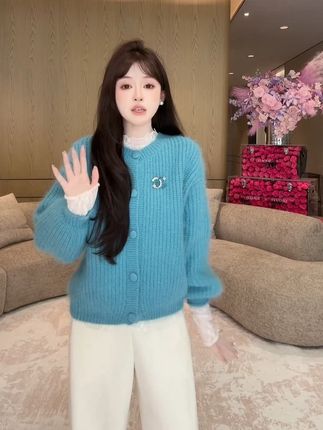 预制国庆出游穿搭 这件毛衣也太软糯了!秋冬氛围感直接拉满#品质女装#时髦精#毛衣#ootd穿搭