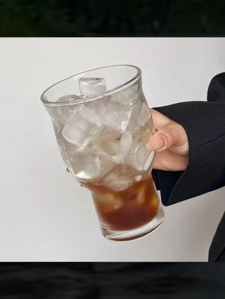 四个大号的 #玻璃杯 ,400毫升的容量和水和饮料和酒都不错,宽口的入口也方便 #杯子 #水杯 #杯子分享 #好物推荐🔥
