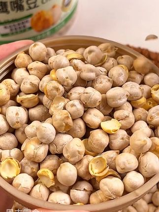 #鹰嘴豆 配料表很干净,就只有鹰嘴豆和食用盐,没有油也没有糖,酥酥脆脆咸香咸香的,巨好吃#又香又酥又脆 #低卡零食 #妈呀太香了 #粗粮