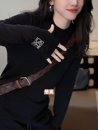 刺绣打底~秋冬必备内搭~百搭不出错~小乖逃X立领三色 灰黑藏蓝T恤长袖小天鹅袖口刺绣打底T恤 Q6579#遮肉显瘦 #小个子显高显瘦穿搭 #时髦精 #搭配技巧 #秋冬内搭
