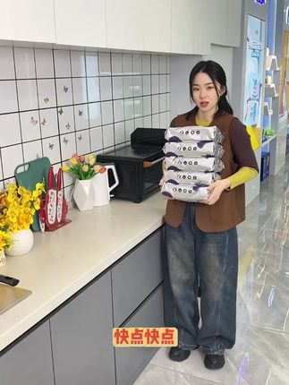 . 清洁无忧,宠物湿巾,让你的爱宠享受舒适的清洁时光。 #热点知多少