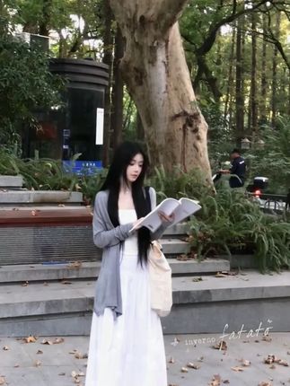 #张予曦毕雯珺真拍了红裙抱 #深情眼 #张予曦 #毕雯珺