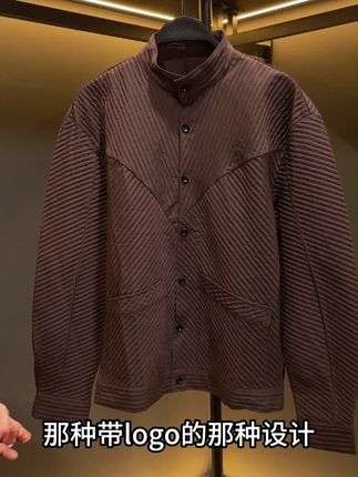 服装是生活的一种表达,每一件衣服都是一个故事。 #穿出自己的风格 #上衣分享 #穿出高级感 #百搭舒适
