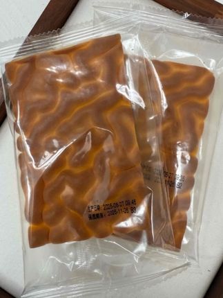 良品铺子纯虎皮蛋糕 自从买了这款虎皮蛋糕,早八上班再也不用一路狼狈了!独立包装,开袋即食,纯纯蛋香,松软回弹。#虎皮蛋糕 #零食推荐 #追剧小零食