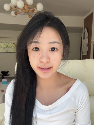 米云生姜洗发水控油蓬松轻盈发根滋润舒适头皮留香 #控油洗发水推荐 #油头救星 #发根蓬松 #头皮护理 #清爽一整天 告别油腻扁塌,米云生姜控油洗发水专为油性发质设计!天然生姜精华深入清洁头皮,调节油脂分泌,让发根清爽不黏腻。温和配方呵护头皮健康,洗后发丝轻盈蓬松,空气感十足。持久留香,一整天都散发清新气息。适合日常使用,打造清爽舒适的秀发体验!