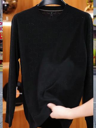 秋季新款男士卫衣,舒适有型,穿上年轻十岁! #品质男装 #圆领卫衣 #秋季新款
