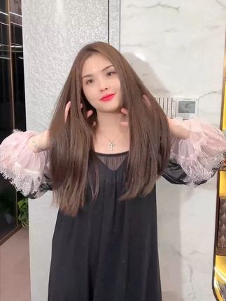 姐妹们,发膜和护发素区别还是很大的 发膜是养护头发的,修护你的头发问题,保障你的发丝#洗护好物 #养发护发 #发膜 #海洋日记发膜 #李俏俏 @李俏俏