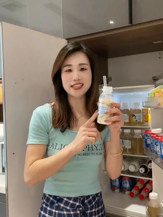 广东的天气,一出太阳实在是太热了,建议大家都煮点海底椰雪梨膏吧,清甜Q弹,清润润燥,完整做法我分享给你#海底椰雪梨膏做法 #海底椰雪梨膏