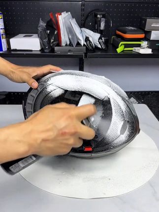 头盔脏了用这个清洁 #头盔清洁器