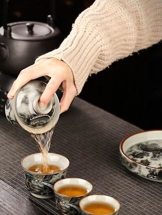 谁懂啊!这套“墨龙出海”茶具,倒茶时像看龙游碧波,高级感拉满 #茶器之美 #茶文化 #茶具好物推荐