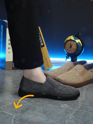 手里这个鞋穿完之后别的鞋就可以丢掉了,再也不想穿了,因为实在是太舒服了。#软底软面穿上超舒服 #透气舒适不臭脚 #男鞋