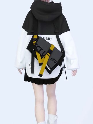 友奈加原创机能风包,男女通用超酷飒! #机能风胸包 #友奈加包包 #原创潮牌包 #酷飒胸包 #中性风包包