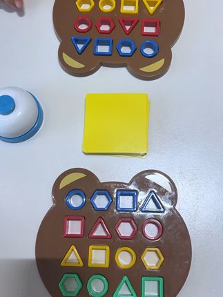 别盯手机了带孩子玩游戏吧。孩子反应敏捷专注在线,觉得自己很能 干,跟父母心更近了。#智力游戏玩具 #亲子游戏 #益智玩具 #专注力 #让孩子远离手机
