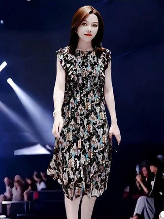 名媛高端女神范高级感独特超好看 碎花连衣裙子女秋季 #秋季新款#碎花连衣裙#碎花连衣裙子女#t台走秀#连衣裙