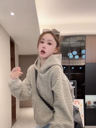 美式开衫条纹连帽拉链外套小众运动休闲宽松时尚保暖2025卫衣 #开衫 #休闲 #宽松 #百搭 #秋冬