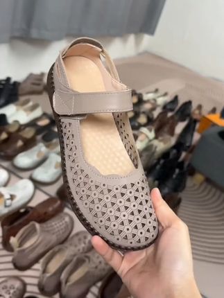 凉鞋休闲透气舒服防滑软底清凉妈妈鞋鞋子中老年镂空真皮女鞋_0713_1 #软底软面穿上超舒服 #妈妈凉鞋 #中老年妈妈鞋 #好穿不累脚 #脚宽脚胖都可以 软底真皮妈妈凉鞋女士