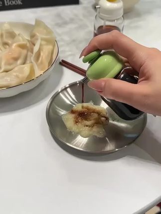 洛诺兔萌可油壶,定量按压、可拆卸,厨房调味好帮手! #多功能油瓶 #定量玻璃壶 #洛诺兔油壶 #按压定量油壶 #玻璃油壶