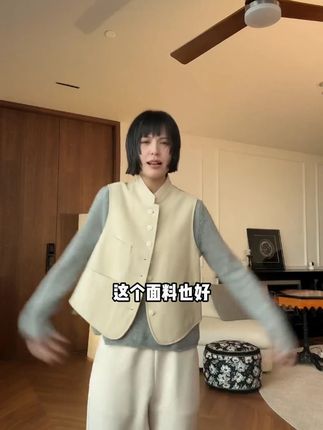 #早秋穿搭公式来了#早秋高智感职场穿搭#琥珀流光风外套太适合秋天了#早秋秀场抄作业告别路人感#说好的随便穿穿去看秀