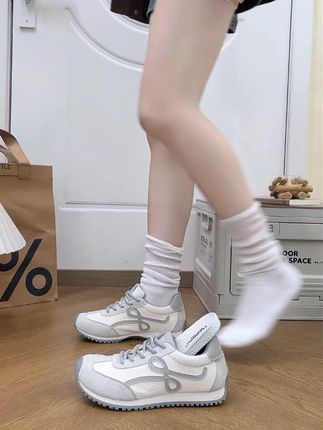 我不说,谁能看出来我穿了增高鞋呀! #德训鞋女 #隐形增高 #阿甘鞋真的是百搭了 #百搭又好看 #软底软面穿上超舒服