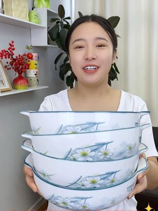水仙花双耳陶瓷汤盆,清新淡雅好好看,瓷质厚实,端拿不烫手#陶瓷汤盆 #双耳汤盆 #汤盆 #好物推荐🔥