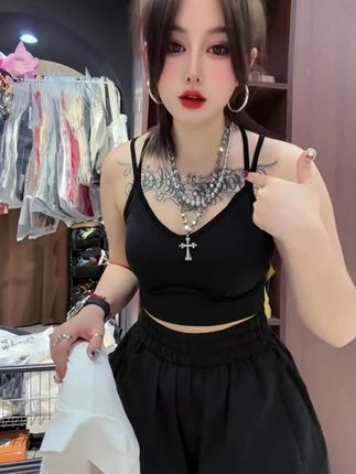 #吊带背心带胸垫 #美背系列 #贴身衣物分享 #面料柔软穿着舒适透气 #谁穿谁好看不分年龄段