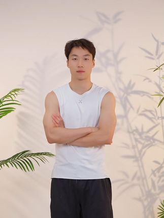"女朋友嫌你背心太多?衣柜里永远少一件的真理他不懂? #背心 #背心穿搭 #男士穿搭 #运动背心